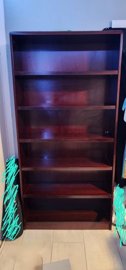 Sturdy book shelf