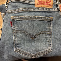 Womens Levi’s Bootcut Size 31R 