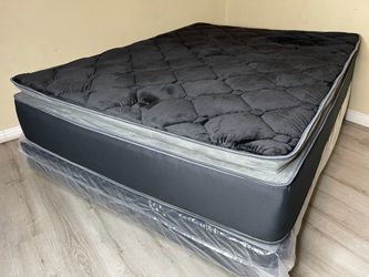 14” King Midnight Collection Hybrid Pillow Top Mattress!