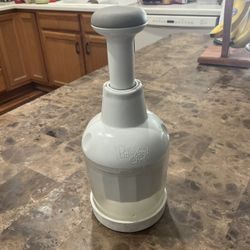 Pampered chef food chopper.