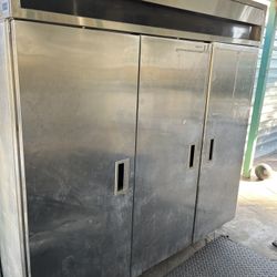 Used Delfield Commercial Kitchen 3 Door ReachIn Freezer