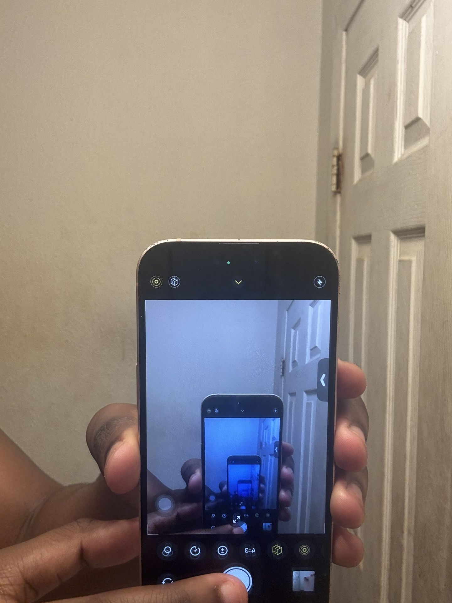 I Phone 15 Open