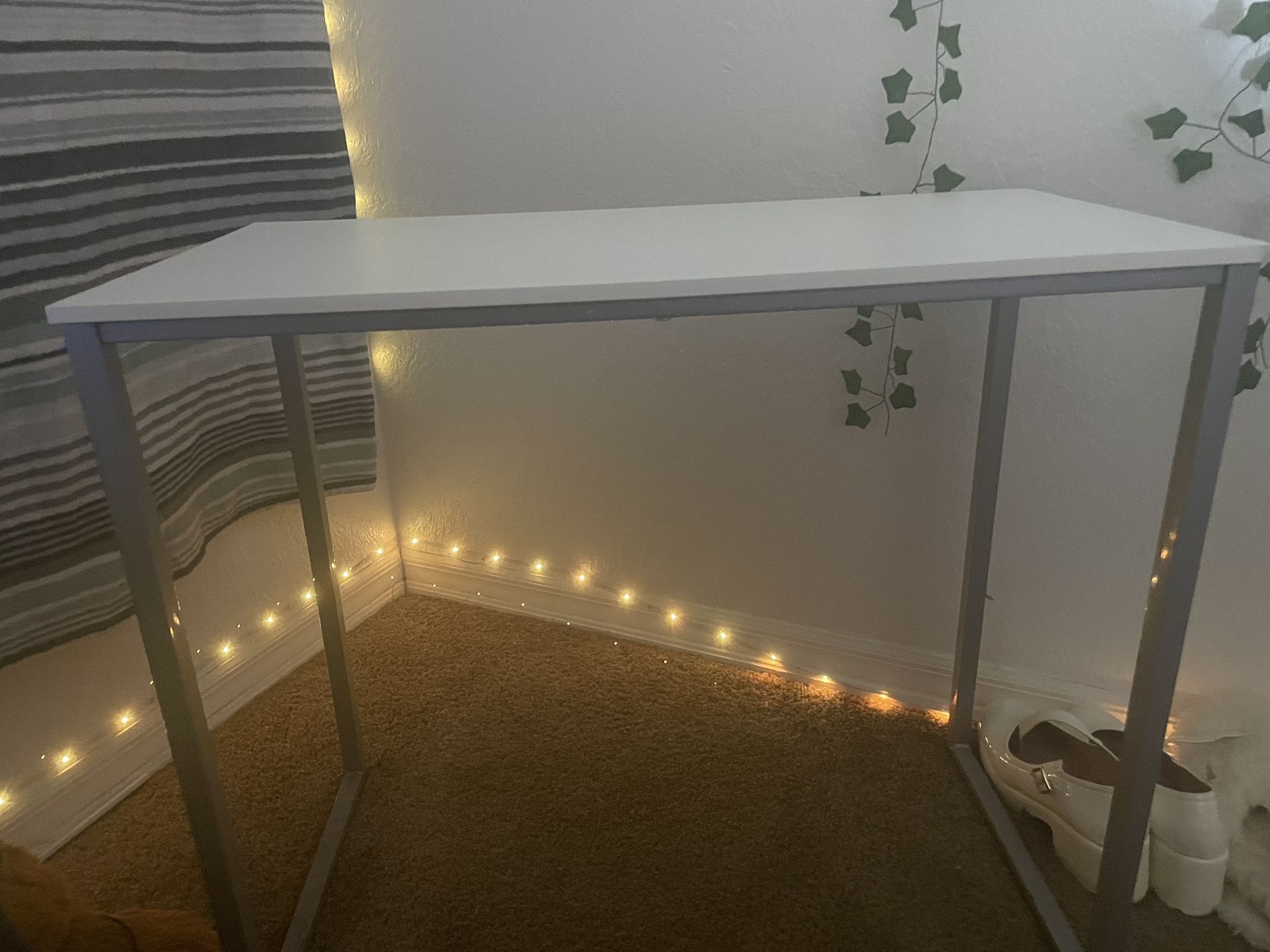 White SHW Home Office 32-Inch Computer Desk