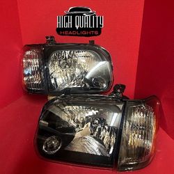 Toyota Tundra  2005. 2006 Headlights. 