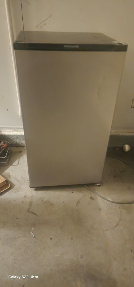 Refrigerator 3.5 Ft 
