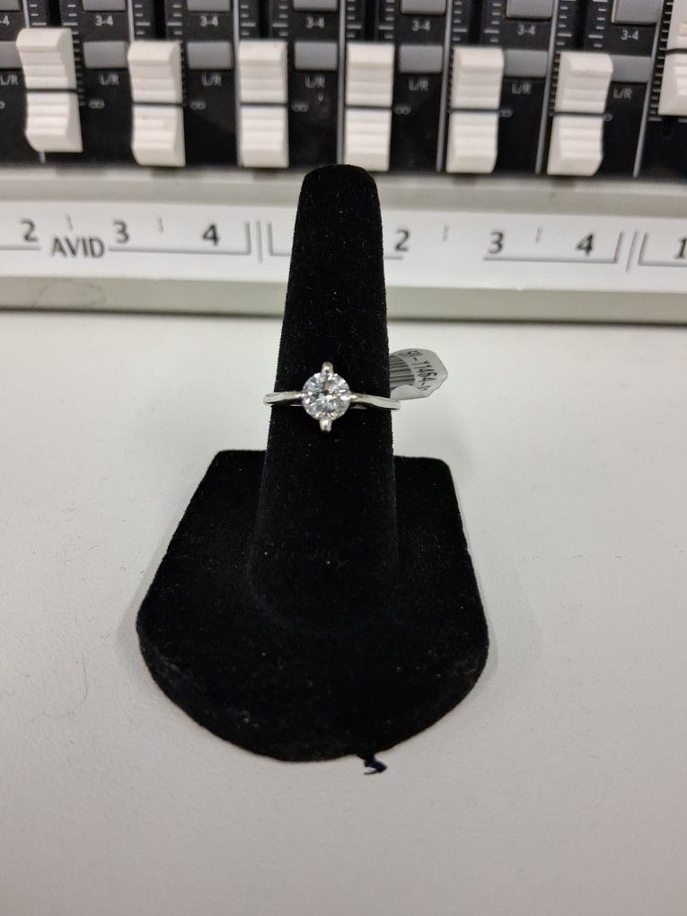 10k white Gold Diamond Wedding Ring