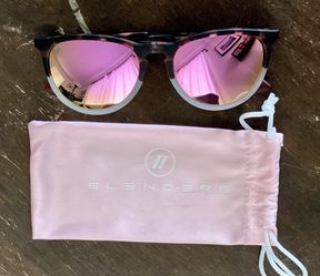 Like new blenders Sunglasses Womens - Nina Davina Pink