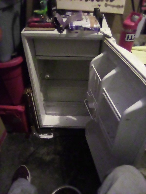Magic Chef Mini Fridge