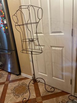 VINTAGE-Style Metal Wire Mannequin