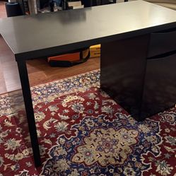 Black Desk