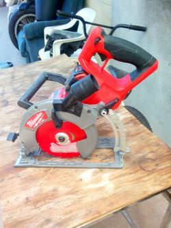 Milwaukee fuel 7 1/4 skill saw