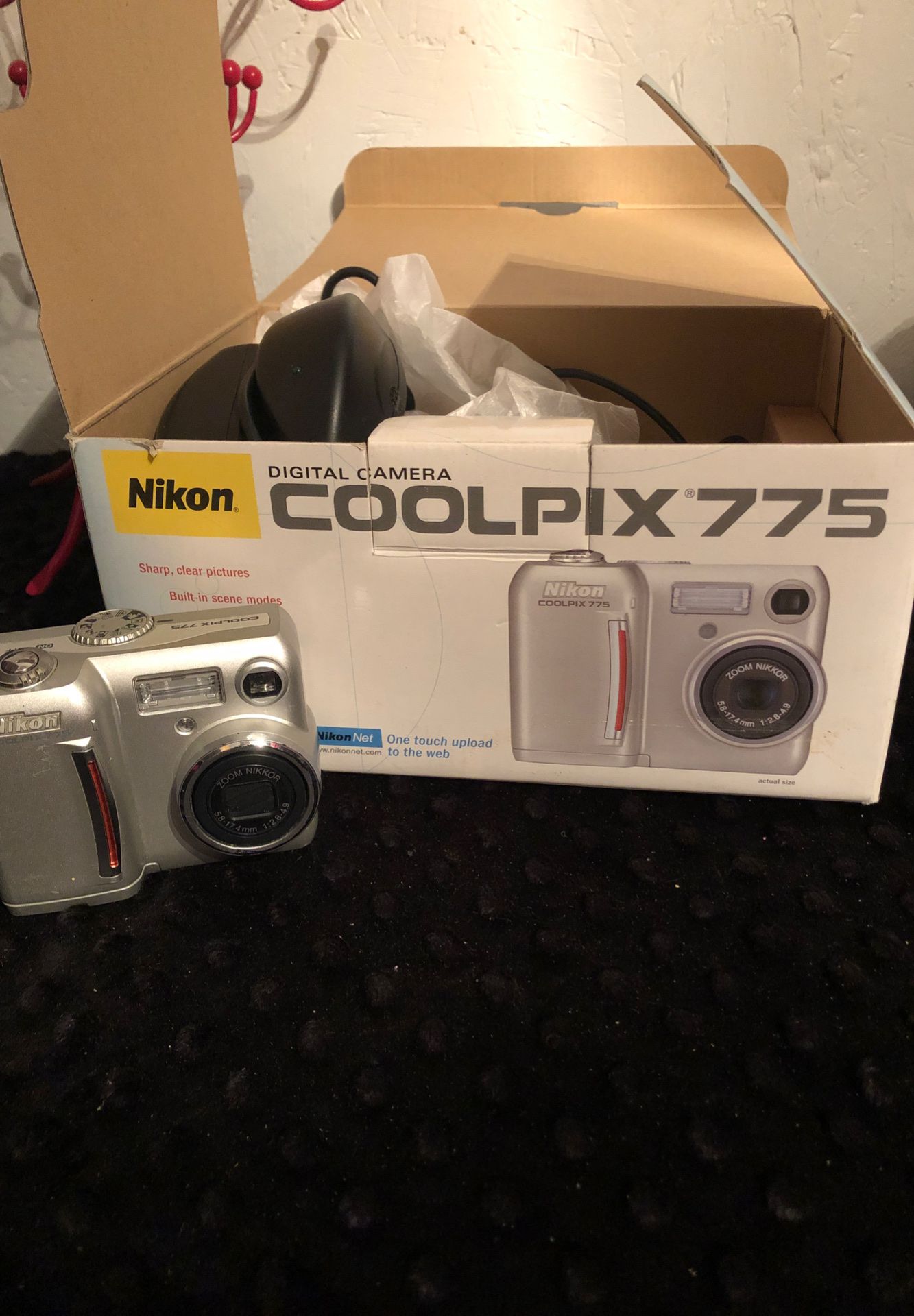 Nikon Digital Cool Pix 775 Camera