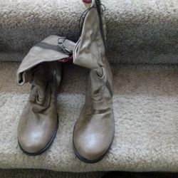 3 PAIRS LADIES LEATHER BOOTS BOTH SIZE (8 1/2)