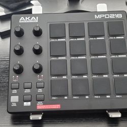 Akai Professional MPD218 - USB MIDI Controller
