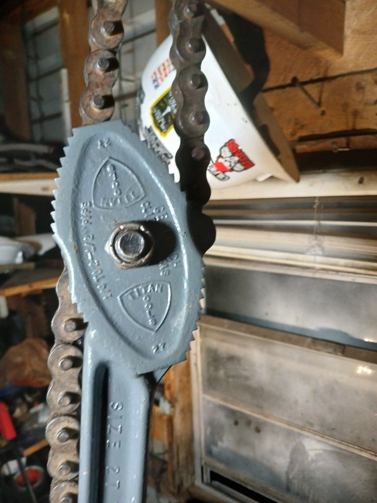 27 Inch Reversible Chain Tong