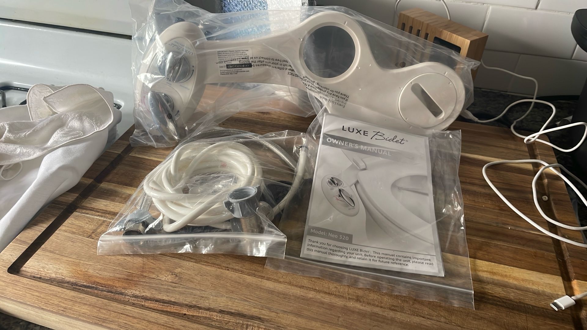 Luxe Bidet Neo 320 Hot And Cold Water