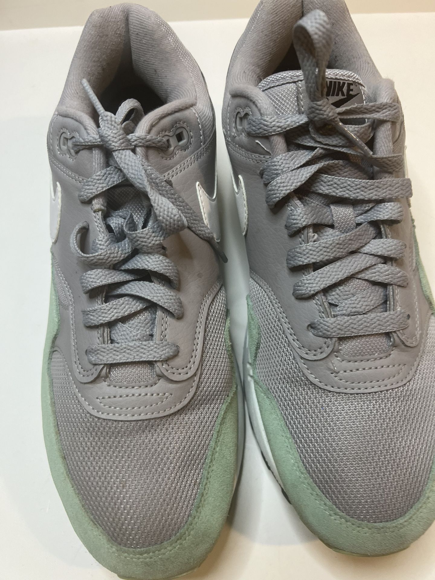 Nike Air Max 1 Atmosphere Grey and Mint Green Size 11 AH8145 015