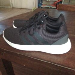 Adidas Shoes Size 10 1/2 Man