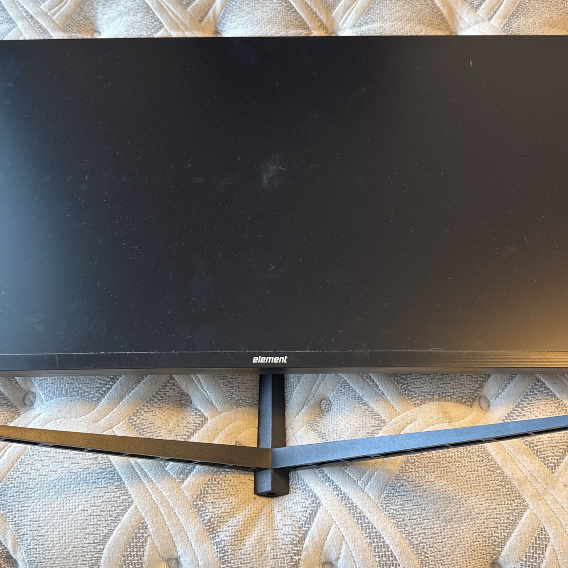 Element 32” Monitor