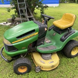 John deere Riding Lawn Mower 42”