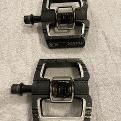 Crankbros Mallet DH Clippless 