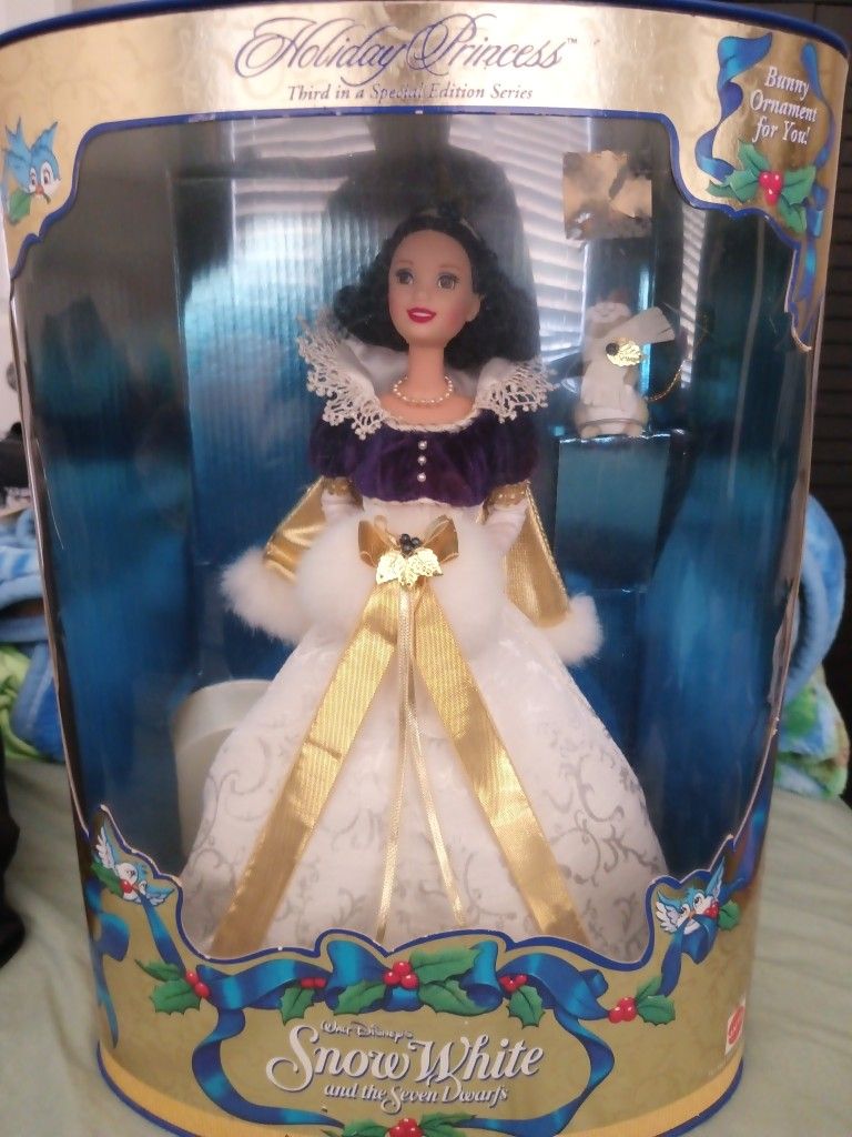 Snow White Classic Doll