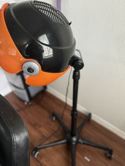 Hooded dryer for salon use
