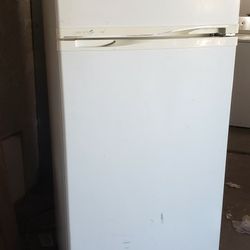 Refri White Used Good Condition Storage Are In Fontana 