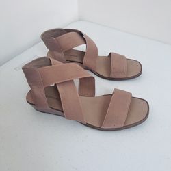 Saks Fifth Avenue Sandals Stretchy Size Is 6.5, Very Comfortable Perfect For The Summer Breathable Small Wedge