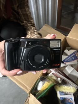 Olympus Infinity Zoom 230 35mm Film Camera