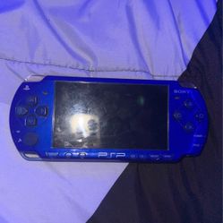 Blue PSP Slim 2001 (Includes Fight Night Round 3)