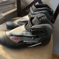 Salomon Women’s Ski boots Sz 11.5