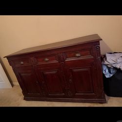 Dresser