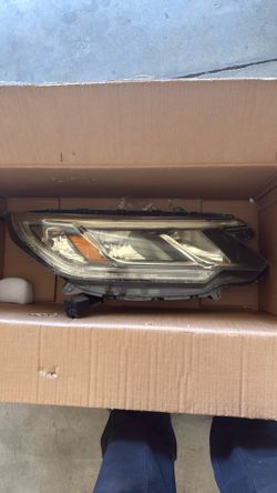 2015 Honda CRV (left) headlight