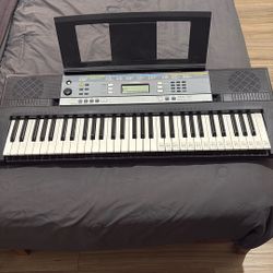 Yamaha YPT-240 61 key and Stand