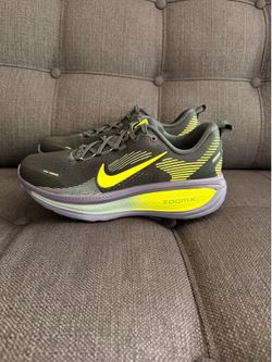 Nike Vomero 18 Size M6.5/ W8