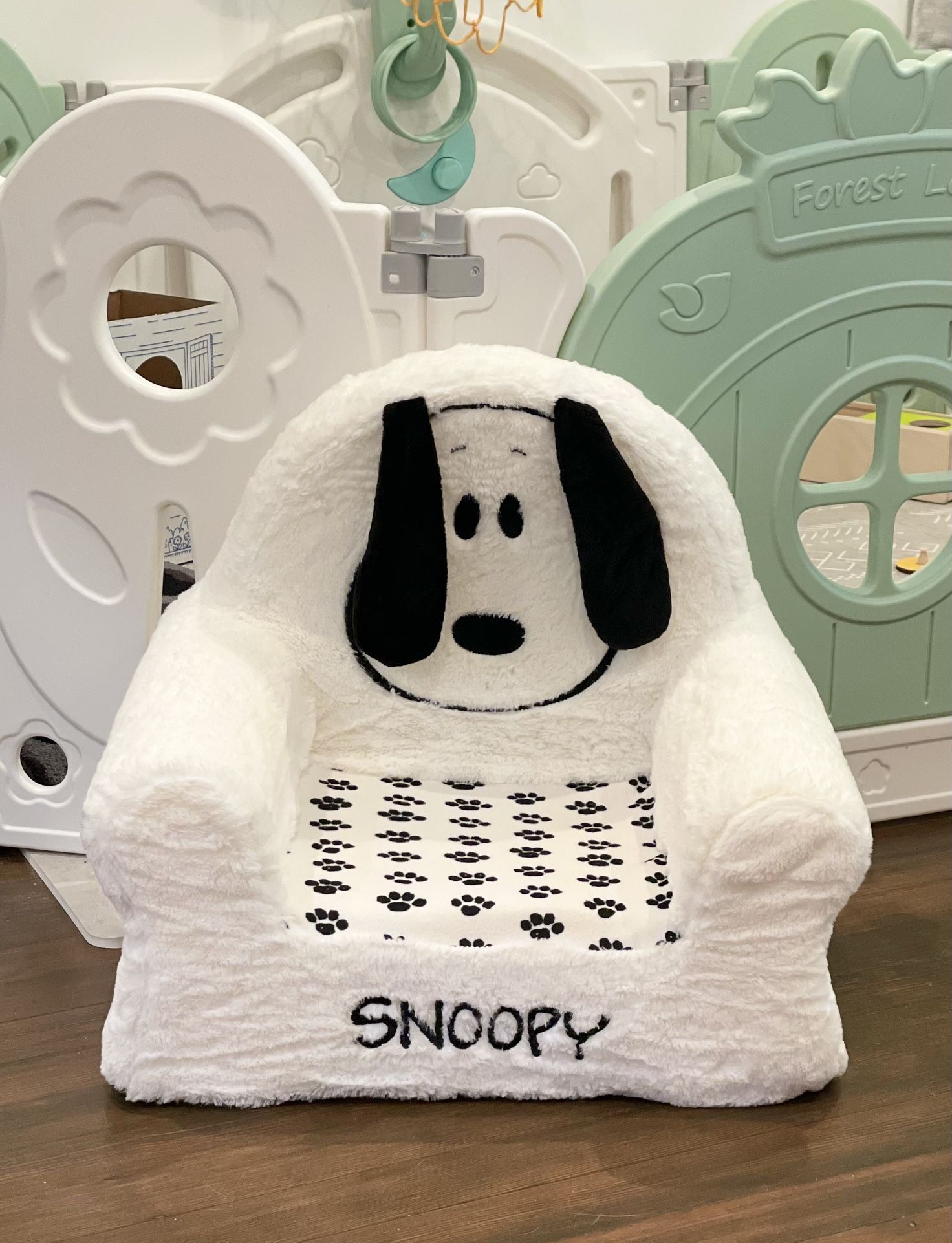 Peanuts Snoopy Soft Plush Kids Chair