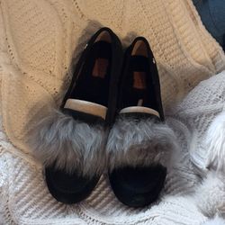 NIB, Women’s UGG Black Loafers.