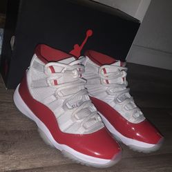 Jordan 11 Cherry retro Size 8  $120 & Dunks Size 8 $35