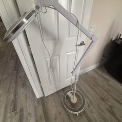 LED Magnifying Floor Lamp – Adjustable Arm