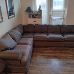 FREE COUCHES - IN ONTARIO