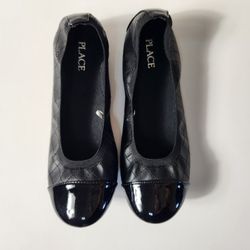 Girl's Black Ballet Flats Size: 5
