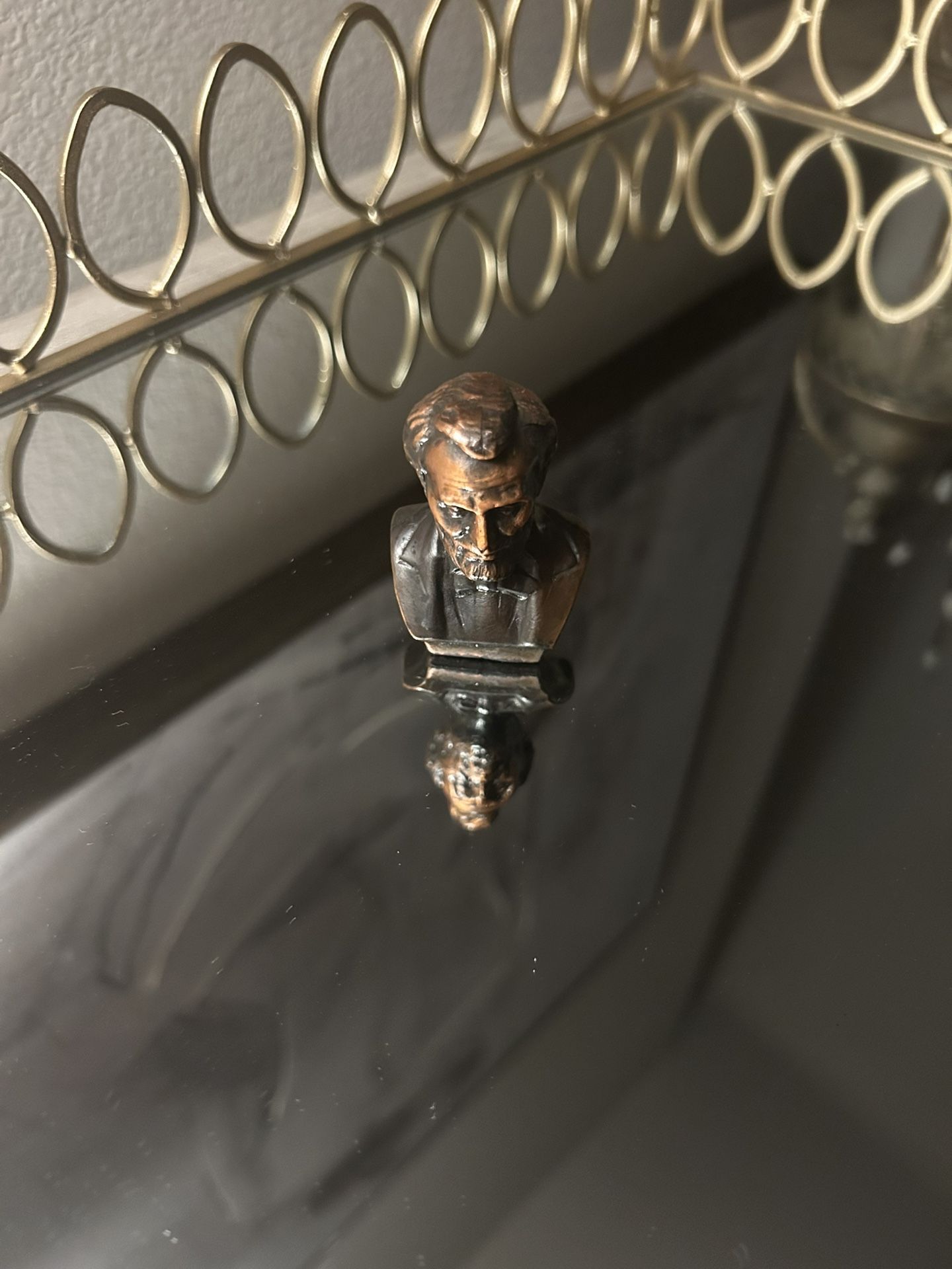 PRESIDENT LINCOLN STATUE