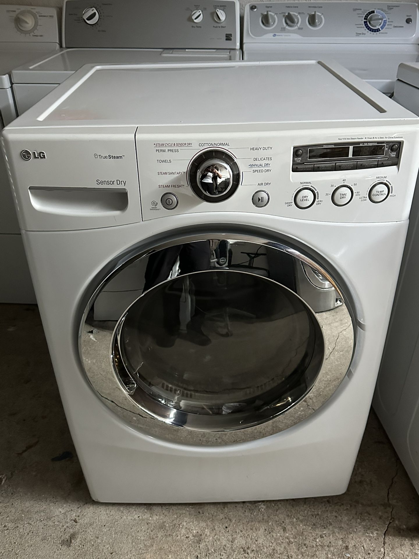 LG Drying Machine Electric $200
