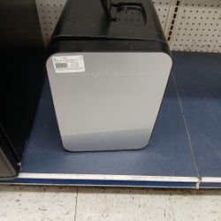 Refrigerator Mini With Handle 