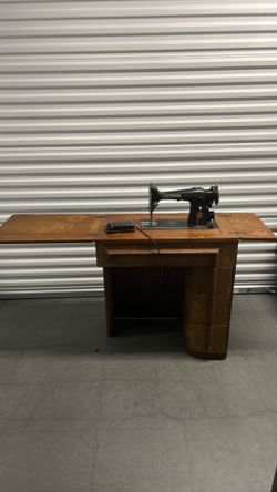 Singer Antique sewing machine and desk