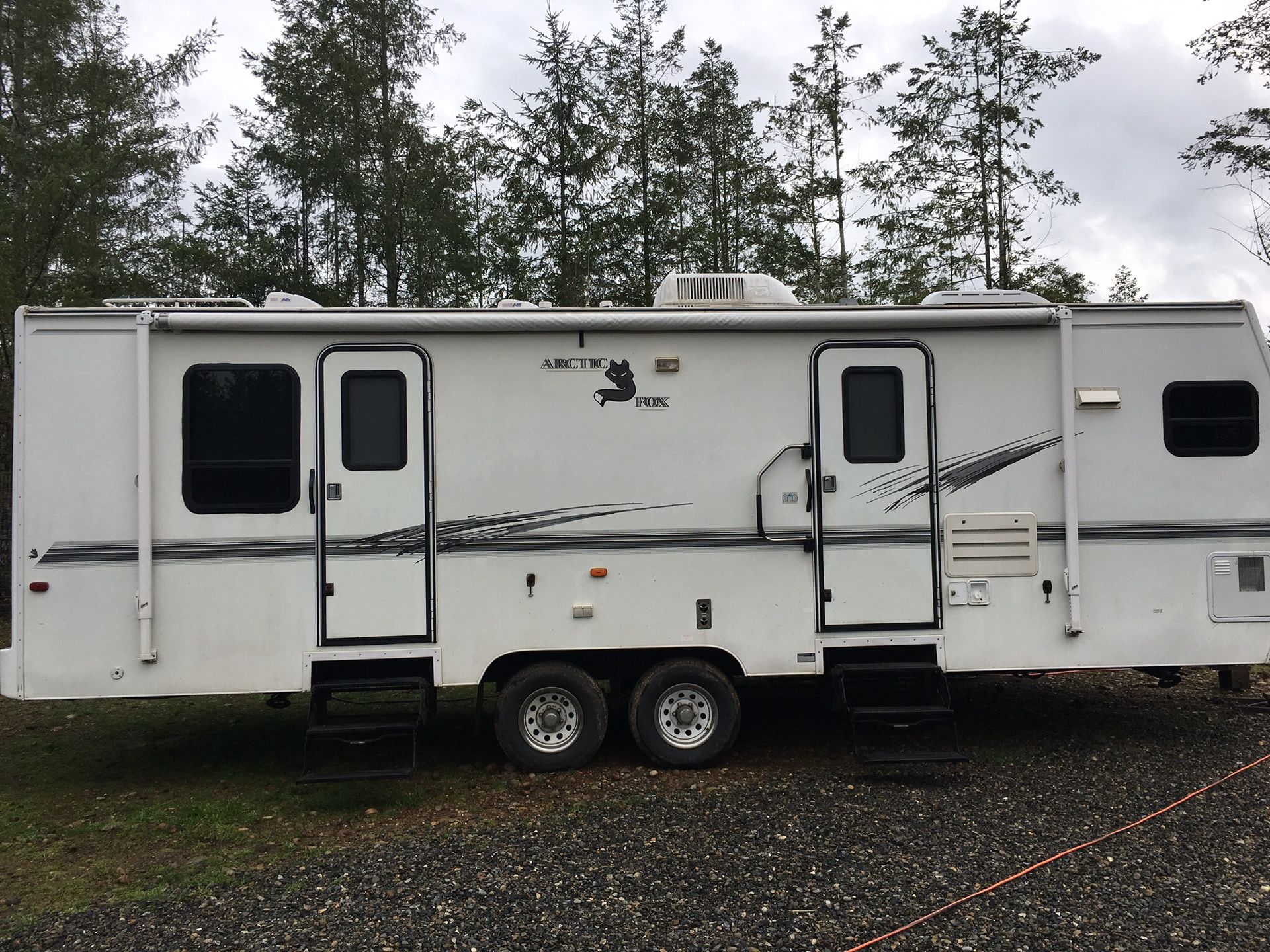 2003 ARCTIC FOX M-29V - 30'