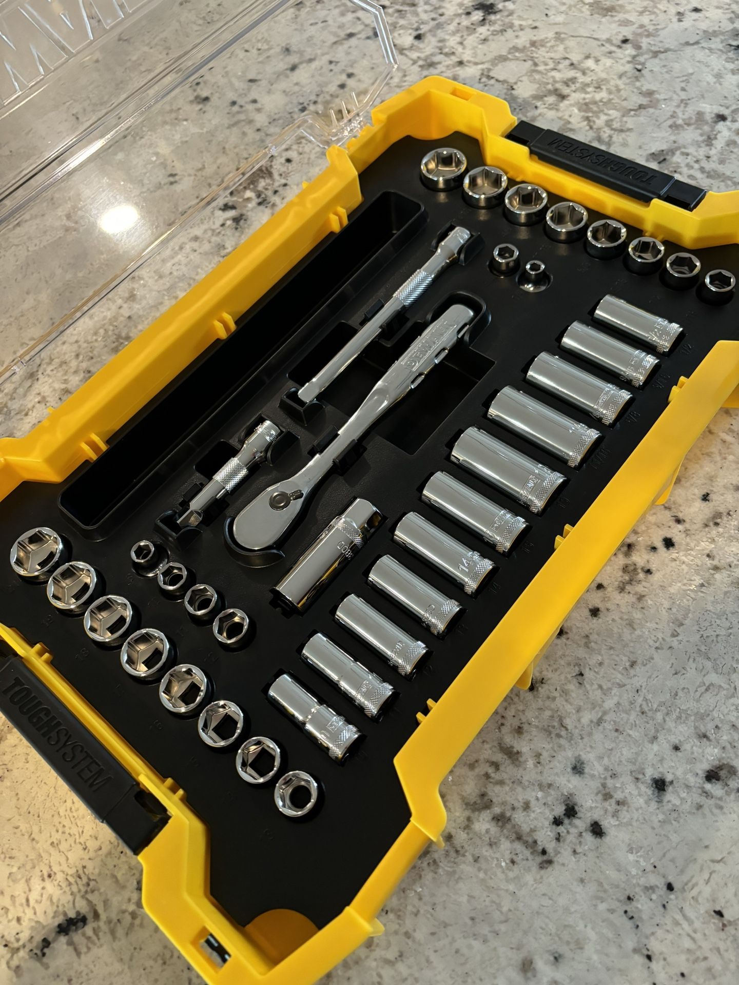 Dewalt Dewalt 3/8 in. Drive Socket Set with Toughsystem Tray (37-Piece)