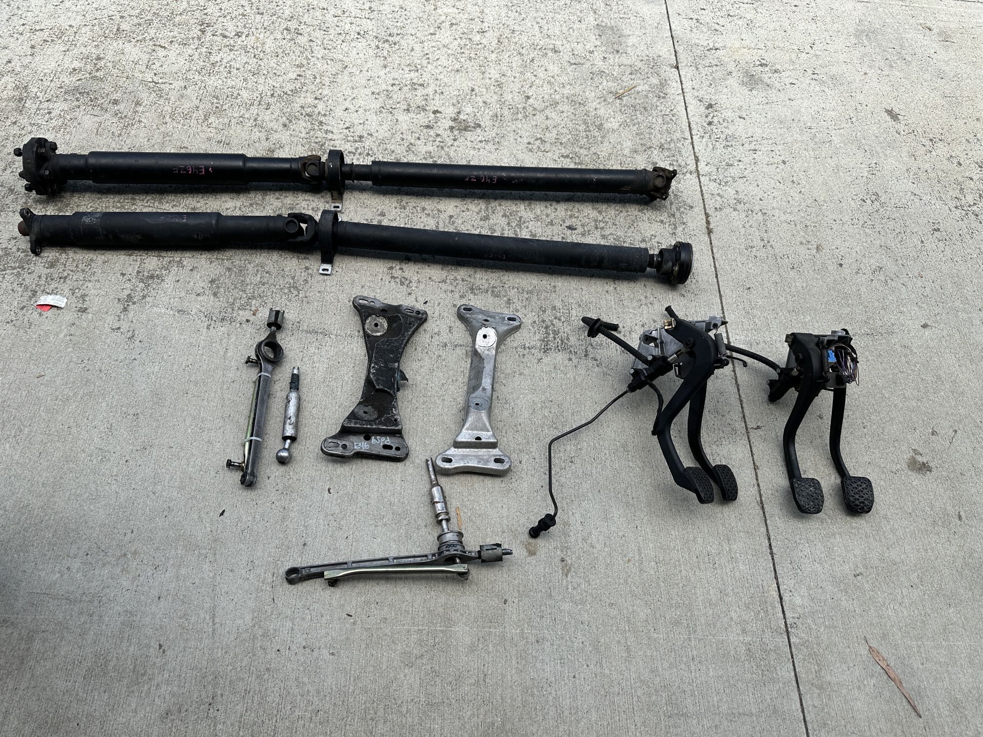 BMW E46 ZF Manual Transmission Parts Shifter Driveshaft Pedals Crossmember
