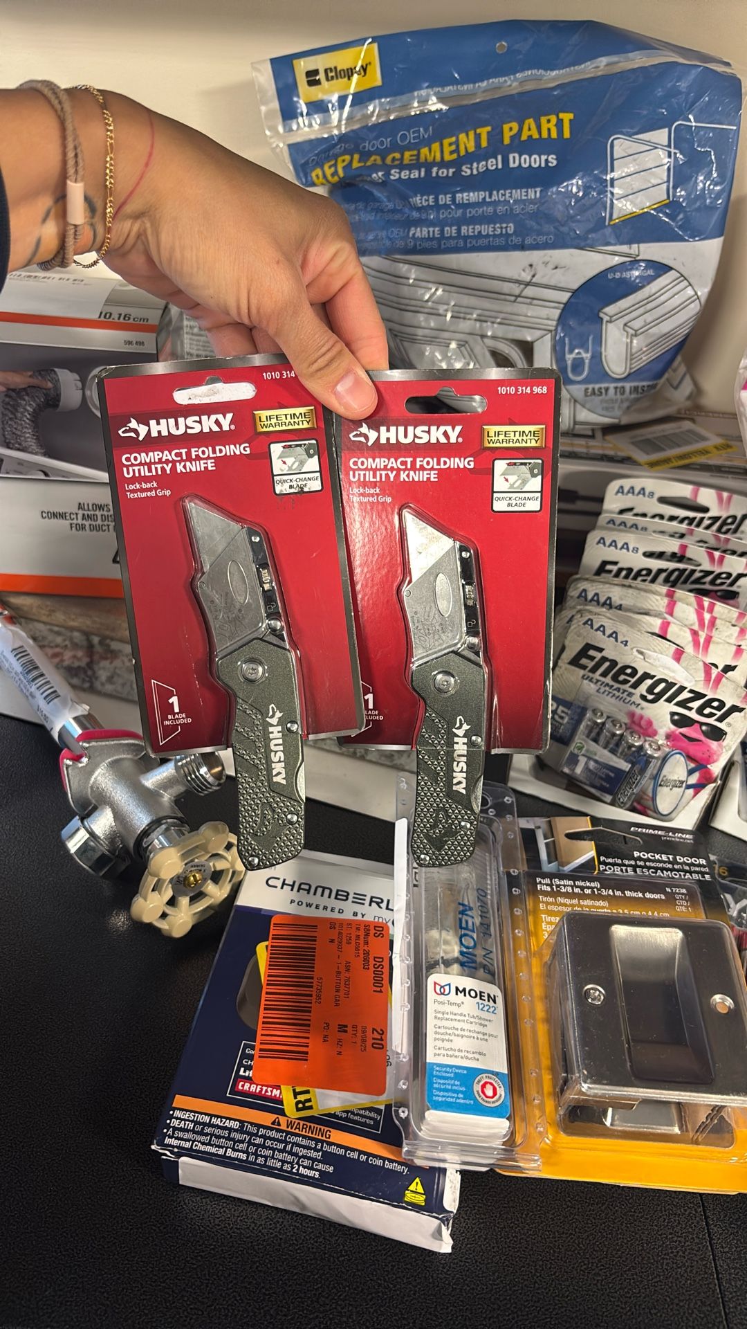 Husky compact, folding utility knife
